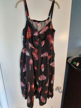 torrid Black Midi Dress with Red & Pink Feather Print - Size 0 /14
